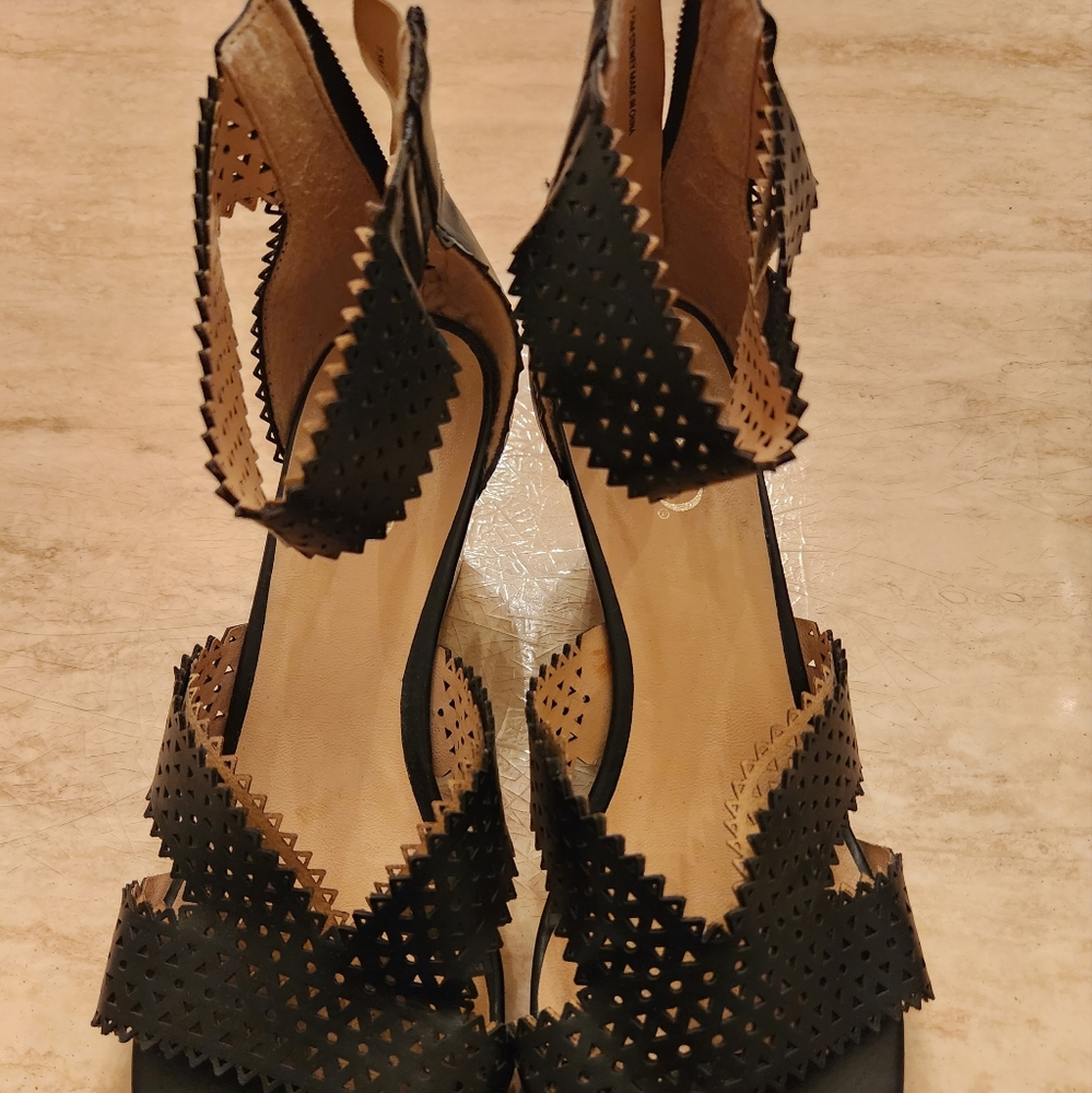 Women's shoes